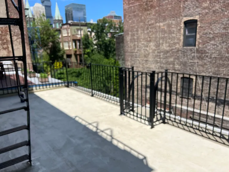 200 Warren St #2 — Photo 3