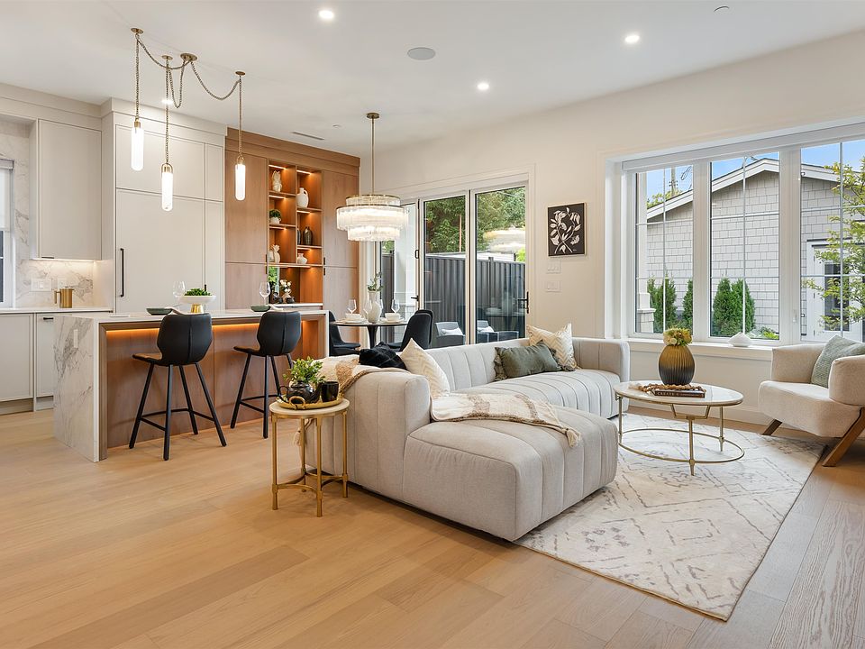 1st image of 2256 E Pender St #2
