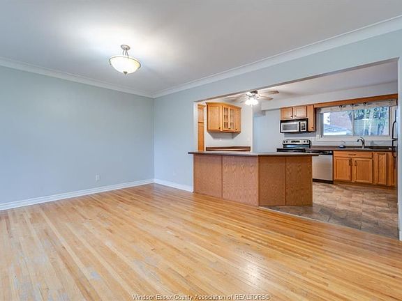 5th image of 2511 Armstrong Ave