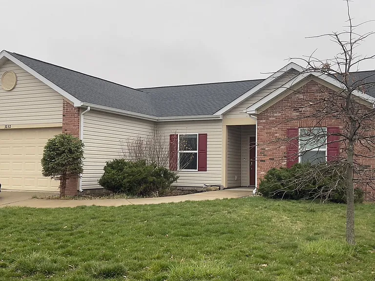 3232 Huxley Dr — Photo 2