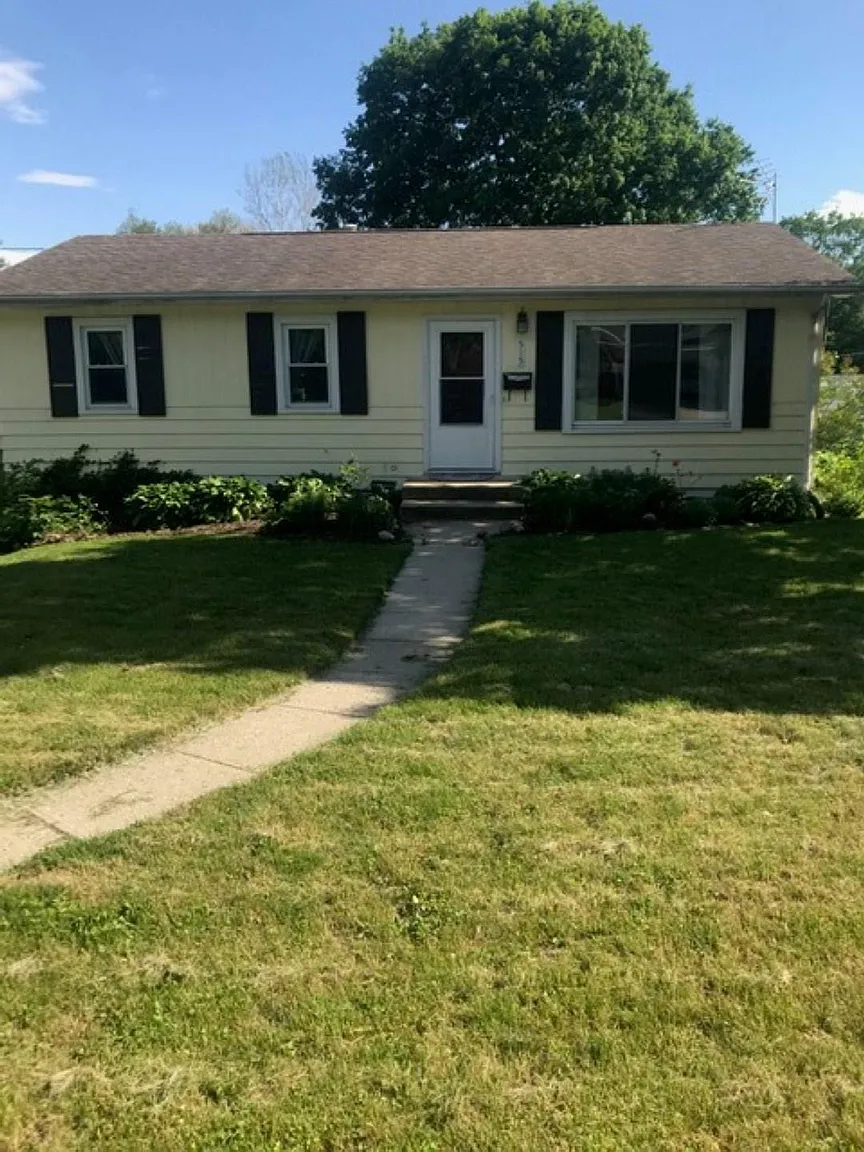 515 W Prairie St photo 1