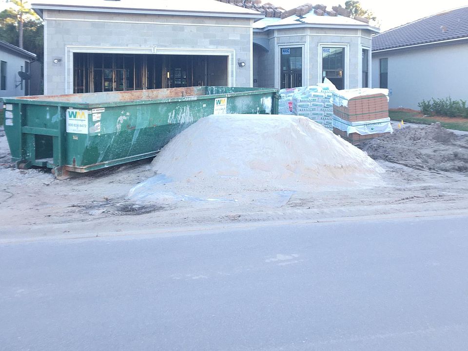 1st image of 640 SE Villandry Way