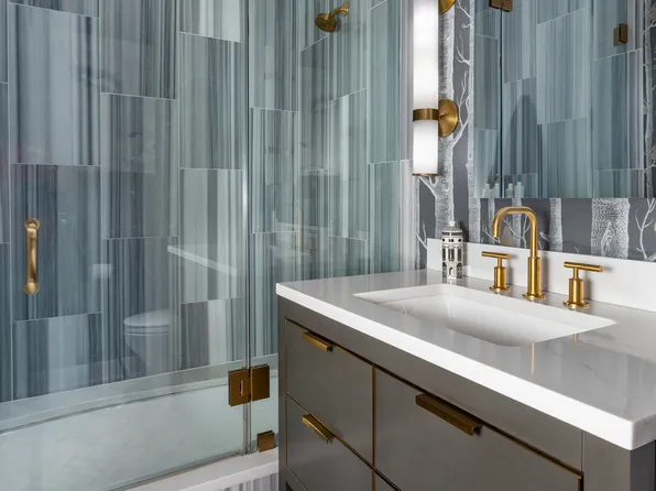 252 7th Avenue image 8 of 9