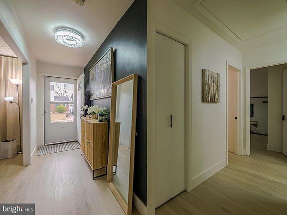 4th image of 38 Pendleton Ct