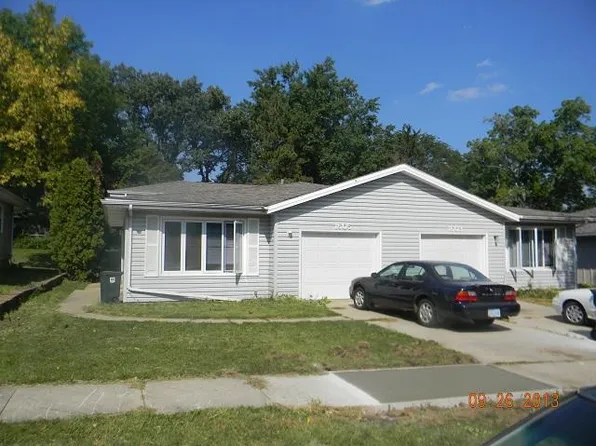 1605 Linda Dr, Cedar Falls, IA 50613