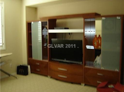 4th image of 9163 Edgeworth Pl