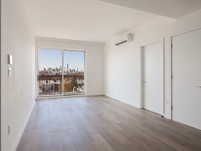 1000 Lorimer St #505 — Photo 7