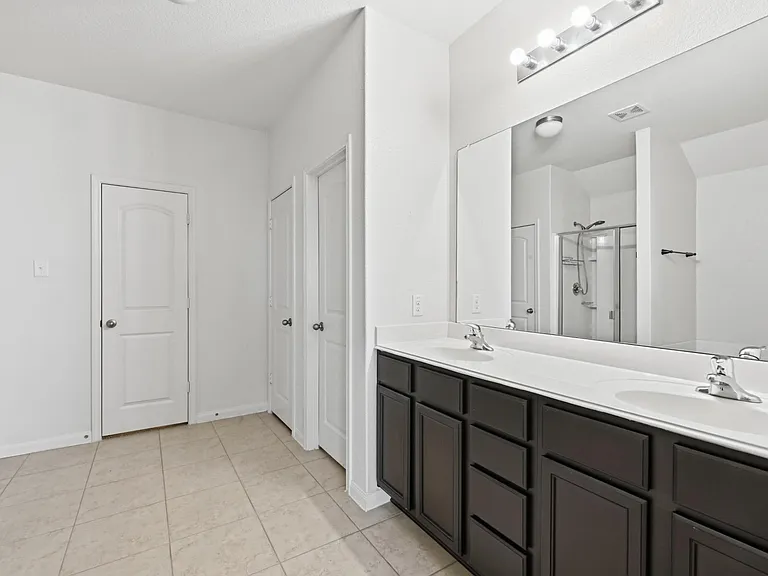 1216 Violet Ln — Photo 14