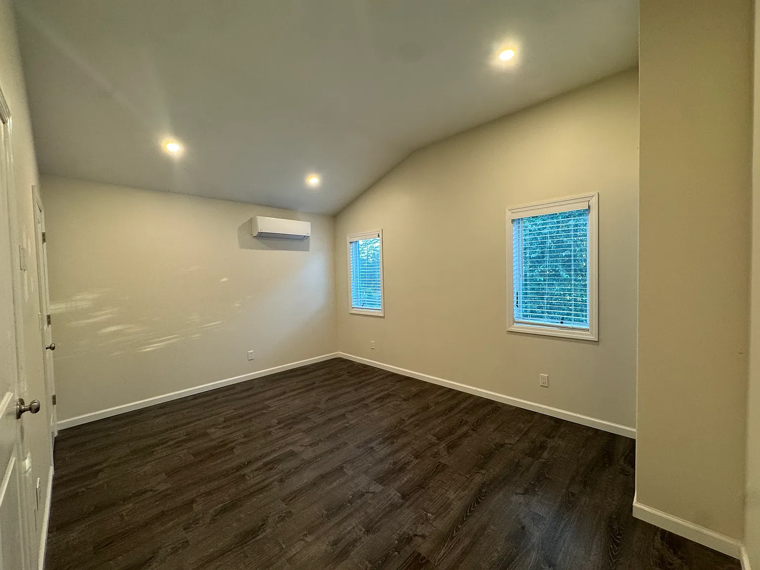 2 bed, 1.5 bath, 1200 sqft, $3,000 — Photo 3