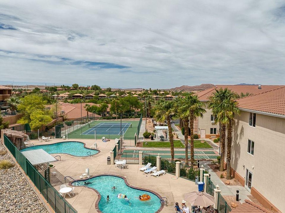Two Pools and Hot Tub/ Spa