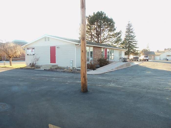 2nd image of 112 W Logan St