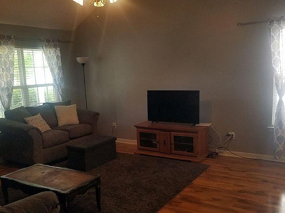 4th image of 903 Sky Valley Trl