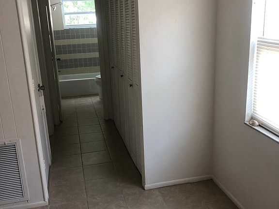 4th image of 125 Avenida Messina
