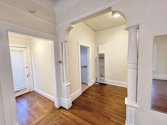 2nd image of 1117 22nd St APT 3