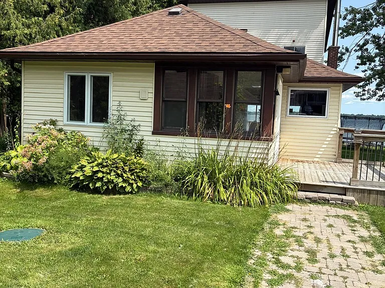 461 Limerick St — Photo 2