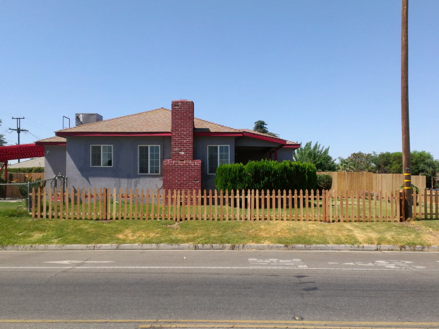 3 bed, 1100 sqft, $1,695 — Photo 2