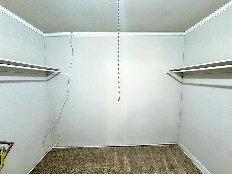 Huntwood Apartments — Photo 15