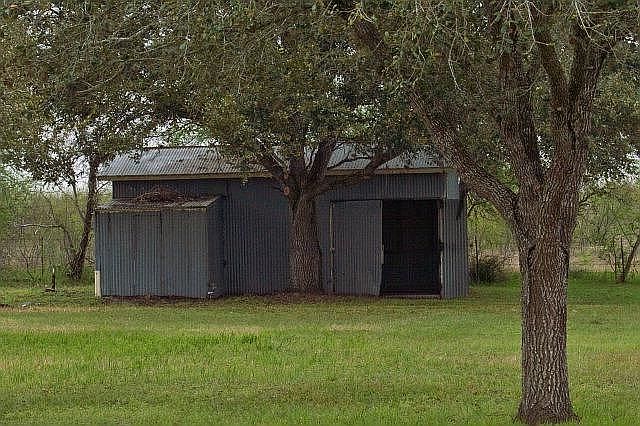 2nd image of 105 Valley Vista Rd