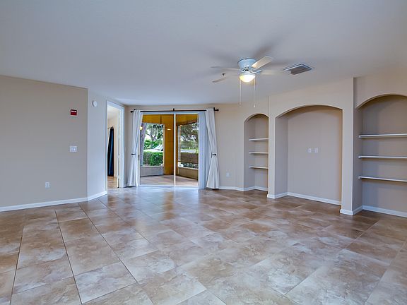 5th image of 5015 Fairways Circle #107