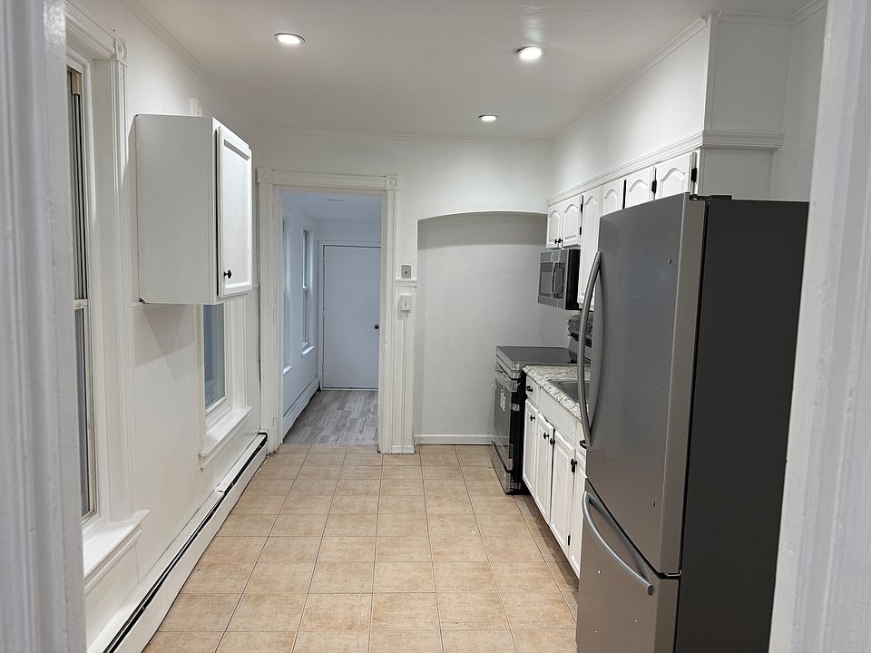 Updated appliances in kitchen