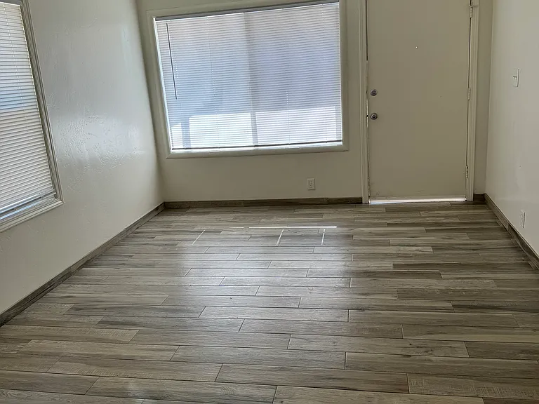 1212 N Rinaldi St — Photo 5