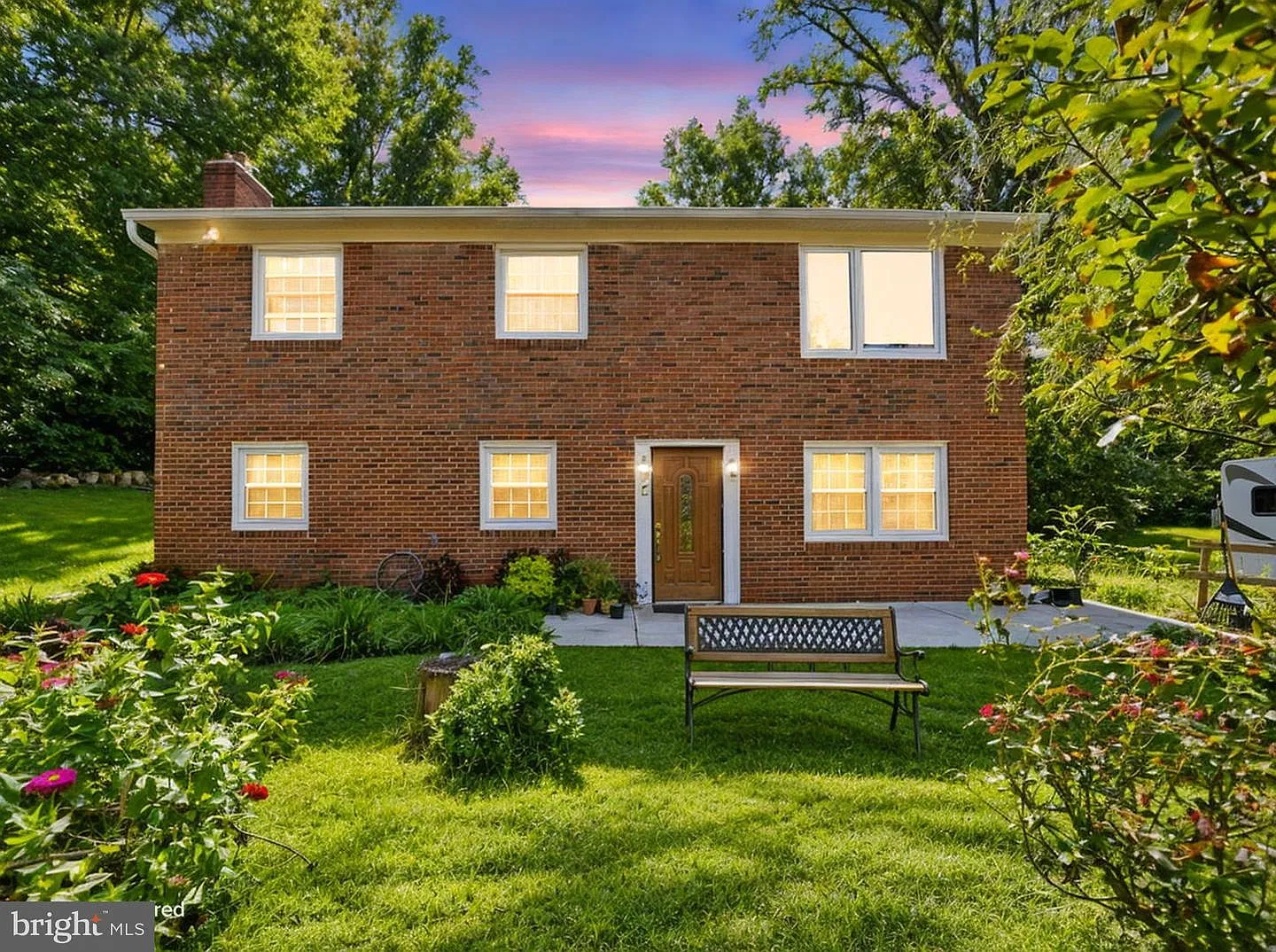 4 bed, 2.0 bath, 1938 sqft, $3,500 — Photo 2