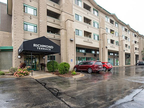 2nd image of 400 Richmond St #301