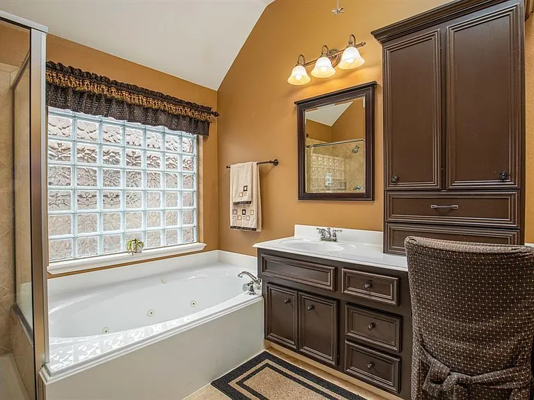 9611 Moonstone Mist Ln — Photo 17