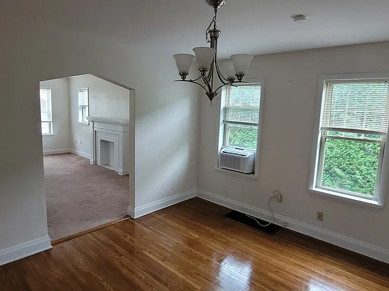 821 W 34th St — Photo 12