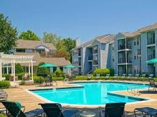 Hampton Club Pool