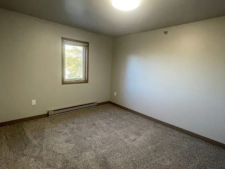 1038 Fond du Lac Ave — Photo 23