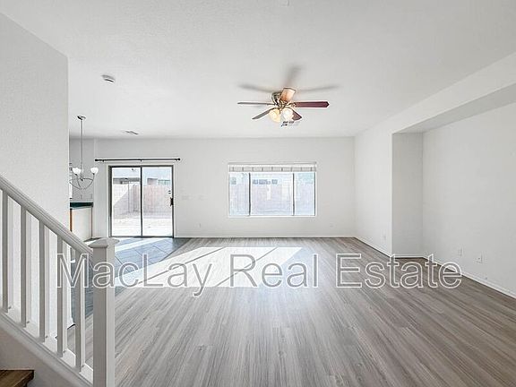 2nd image of 1009 E Iris Dr