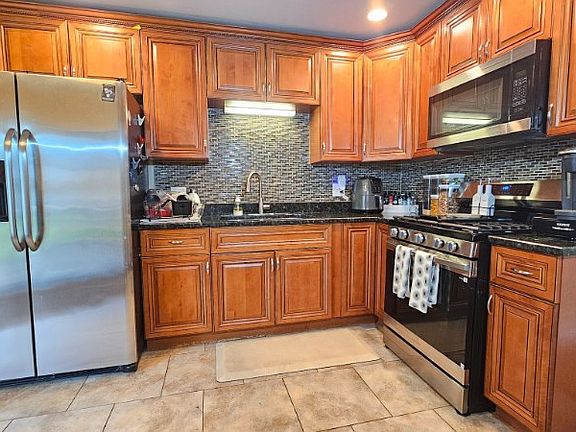 5th image of 1339 Prince Dr