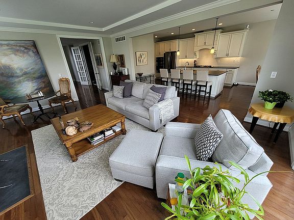 3rd image of 309 Whitemarsh Dr