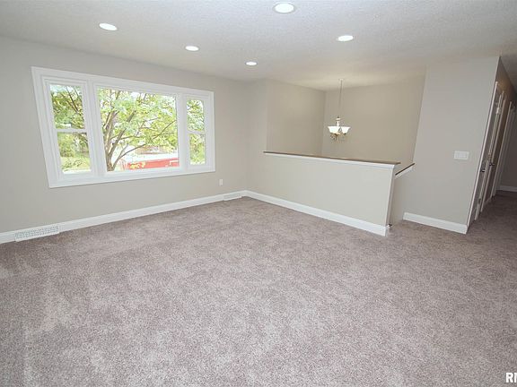 2nd image of 3590 Manchester Dr