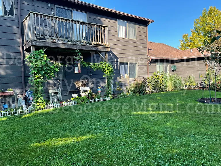 Parkside Apartments — Photo 4