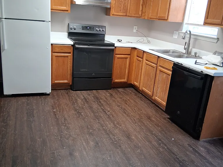 651 Old Town Rd — Photo 7