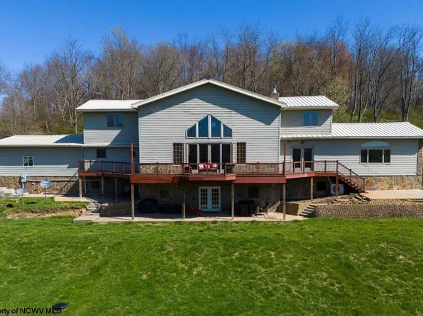 295 Ooga Ooga Ln, Valley Grove, WV 26060
