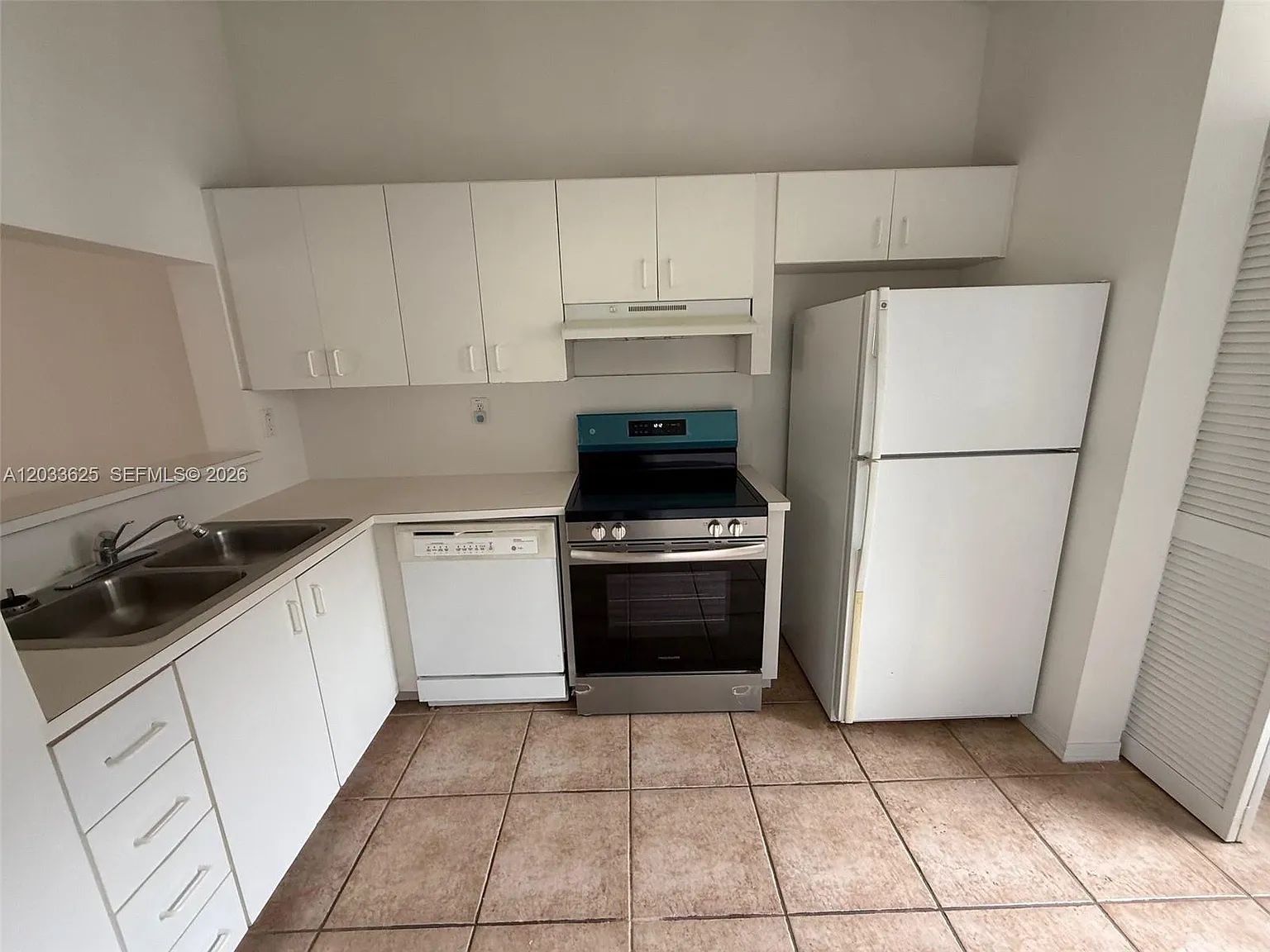 2 bed, 950 sqft, $2,250 — Photo 4
