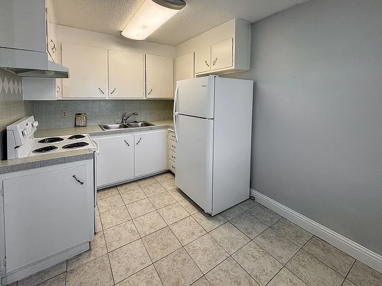 616 O Street — Photo 11