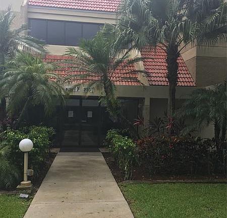 2nd image of 210 Lakeview Dr APT 210