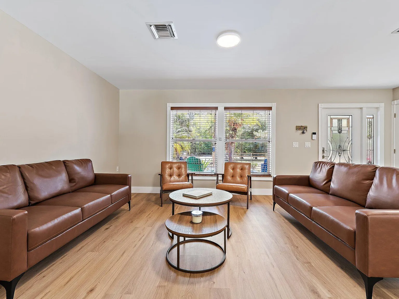 4 bed, 3.0 bath, 2142 sqft, $5,500 — Photo 4