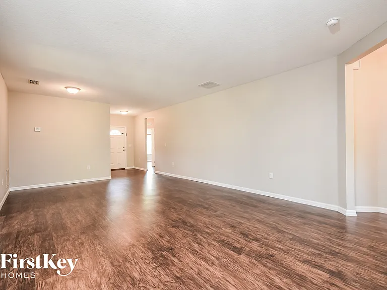 3379 Toluca Ter — Photo 2