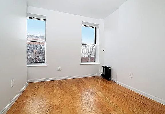 3rd image of 308 Kosciuszko St #3B