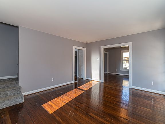 4th image of 5913 Kellogg Ave