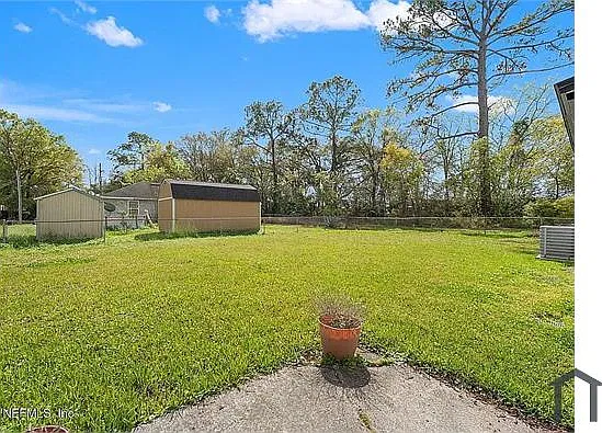 3 bed, 912 sqft, $1,600 — Photo 4