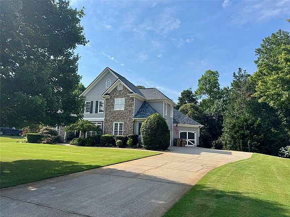 3rd image of 6741 Great Water Dr