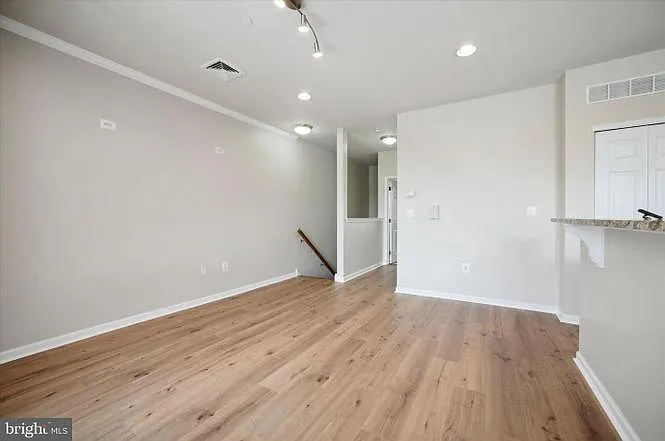 3146 W Master St — Photo 3