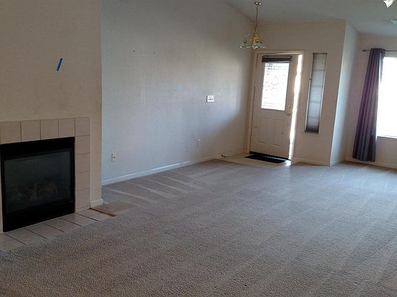 2nd image of 1120 Courtyard Dr