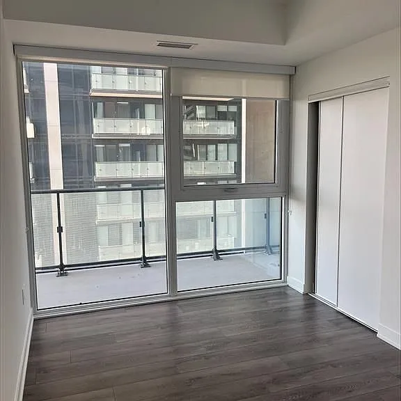 95 Oneida Cres #703 — Photo 3